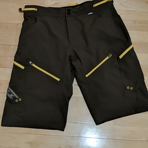 Men's Yeti Freeland Shorts - Large